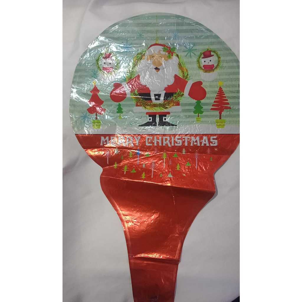 Santa Merah Berdiri